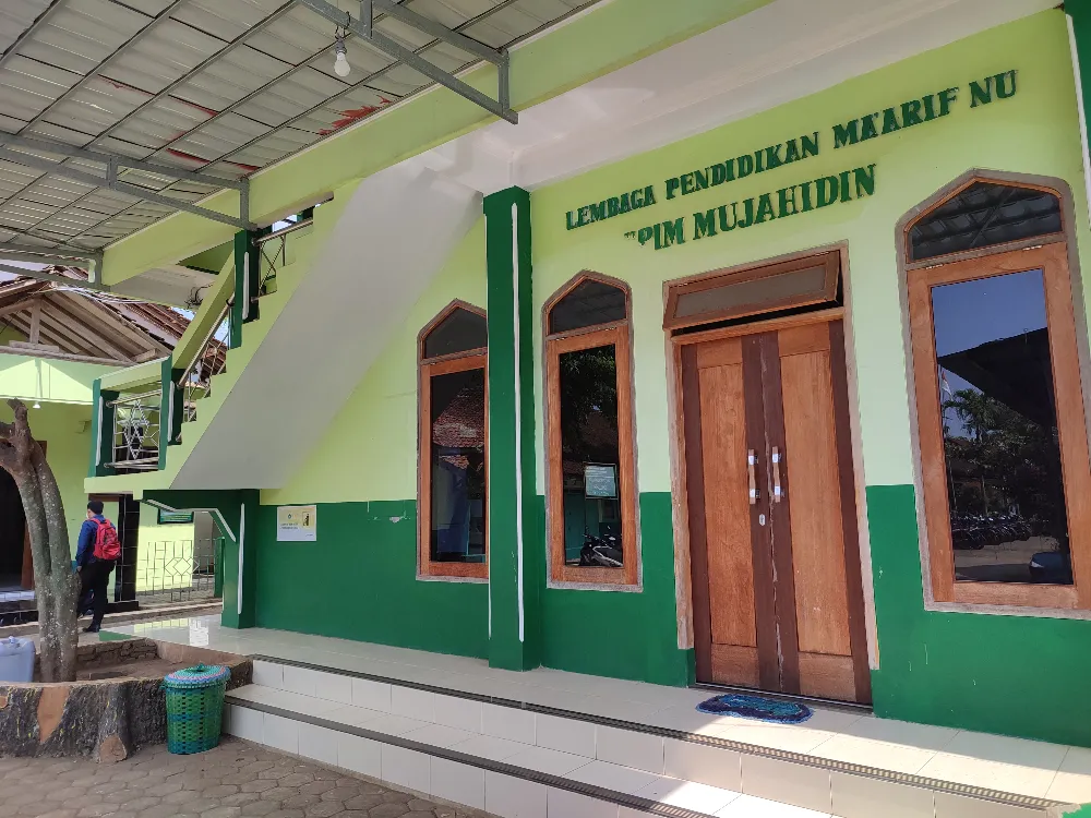 Kantor Guru